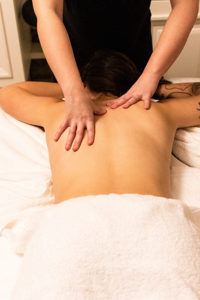 A woman getting a Swedish Massage. Brisbane Livewell Clinic.