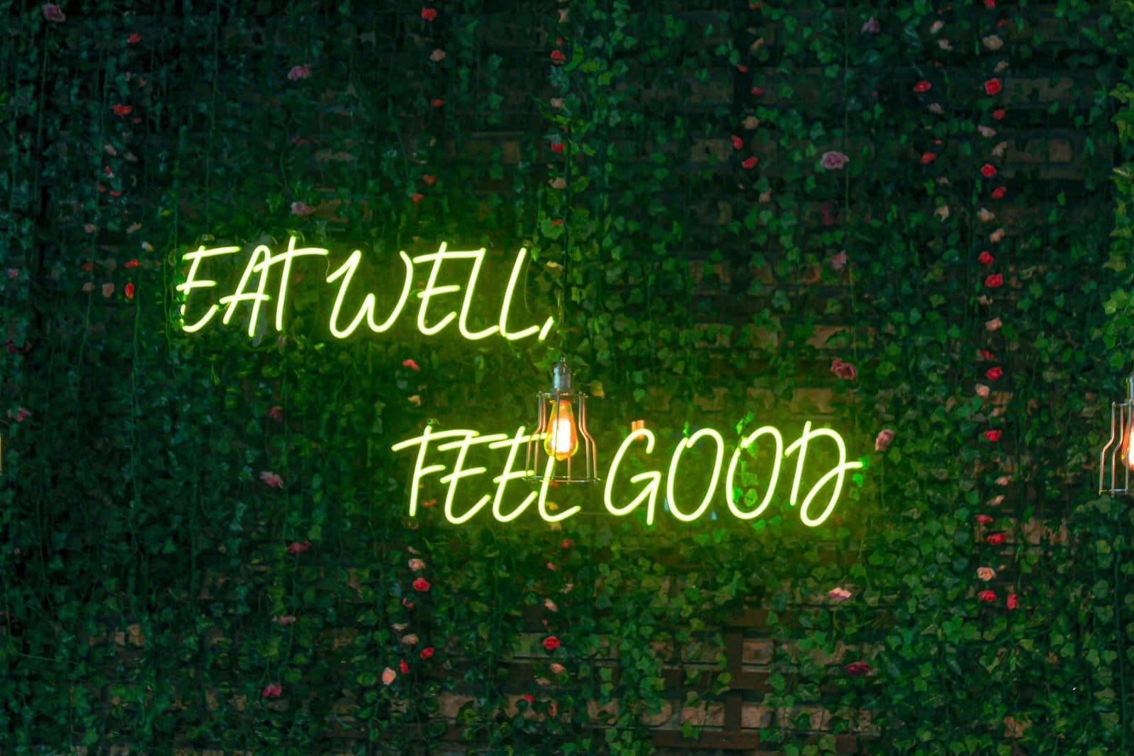 Eat Well, Feel Good text. Dietician Services Near Me